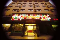 Huayu Hotel Hotels near Xiangshan Park