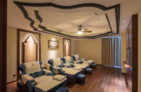 Skyline & Cloud Hotel