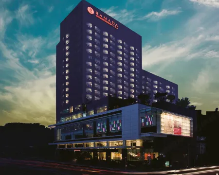 Ramada Plaza by Wyndham Suwon Отели рядом с достопримечательностью «Кёнггиский университет Сувон Кампус»