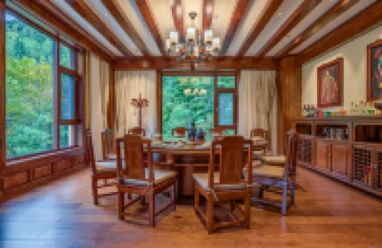 Shangri-La Snow Mountain Hotel On the iceberg