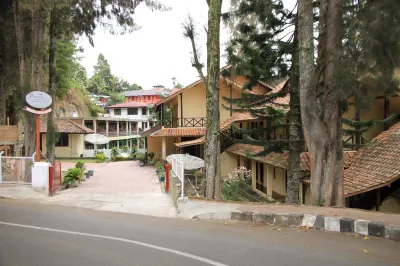 Hotel Pandu Lakeside Tuktuk Hotel dekat Danau Toba