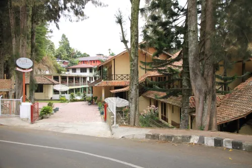 Hotel Pandu Lakeside Tuktuk