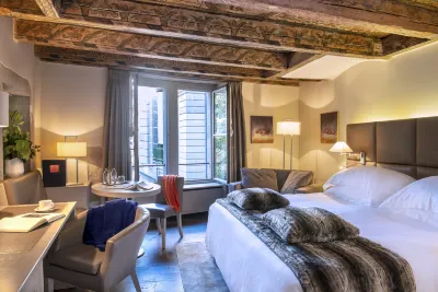 Hôtel les Armures Hotel dekat Bandara Jenewa