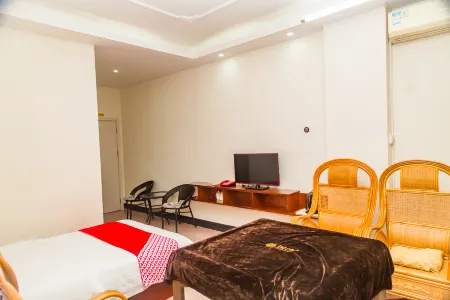 Ding an Yan Whale Hotel Отели в г. Динань