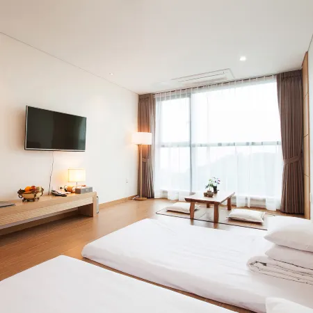 Youus Hotel Отели рядом с достопримечательностью «Тематический парк Chocolate Land»