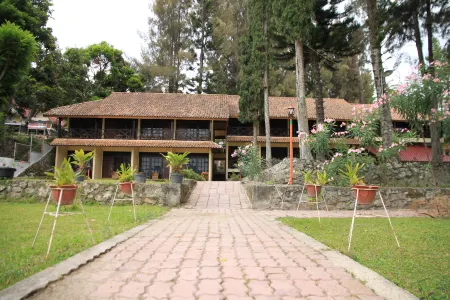 Hotel Pandu Lakeside Tuktuk