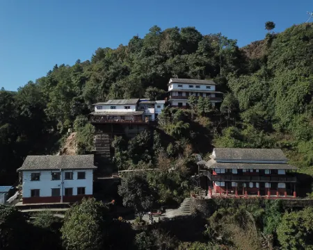 埃弗勒斯峯曼拉度假村 納加闊特酒店