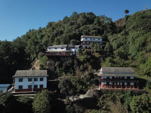 エベレスト マンラ リゾート