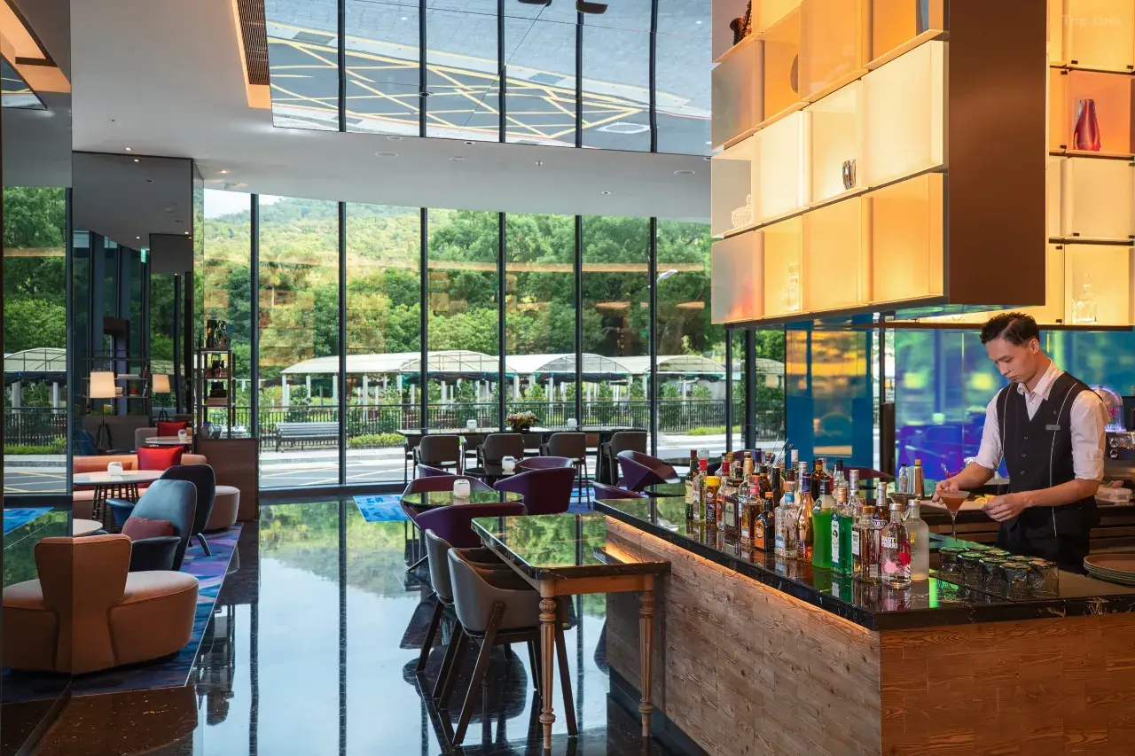 R BAR(アール・バー)