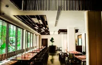 Treeline Urban Resort - breakfast