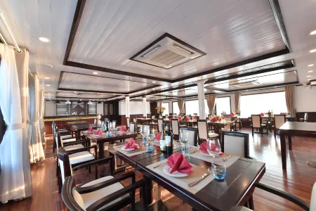 Halong Sapphire Cruise