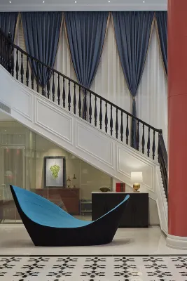 Moon Bay Hotel