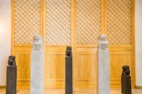 Yueju Hotel (Xinyang High-speed Railway East Station Daxin Plaza) Hotels in Xinyang