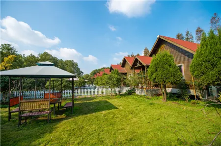 Xiangcaoyuan Holiday Farm Отели рядом с достопримечательностью «Xiao Fangfang Hall of Performing»