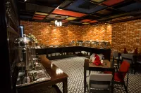 Max Boutique Hotel Hotels in P. Hợp giang