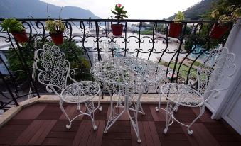 Tai O Inn, by the Sea