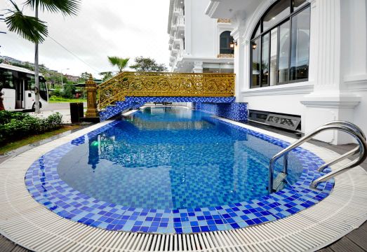 크라운 응우옌 호앙 호텔 메인 이미지