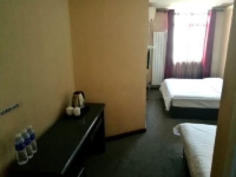 唐山易家快捷酒店 - 家庭房