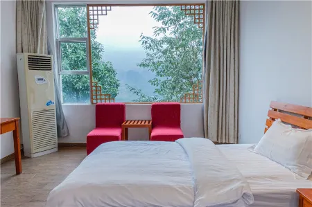 Langdong Forest Hot Spring Hotel Отели рядом с достопримечательностью «Former site of Chinese Soviet Bank»