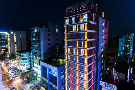 Platinum Grand Отели рядом с достопримечательностью «Sigma IT Institute»