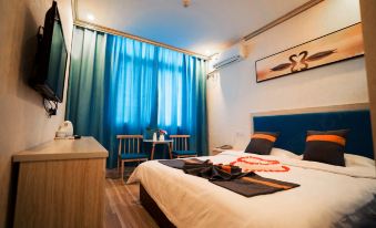 Coloroom Hotel (Chenggu Bus Terminal)