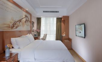 Vienna Hotel (Longhaijiao Meiwanyi Plaza)