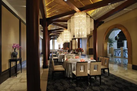 The COLI Hotel Shenzhen Отели рядом с достопримечательностью «Baoneng All City Shopping Center Longgang Branch (Jianshe Road)»