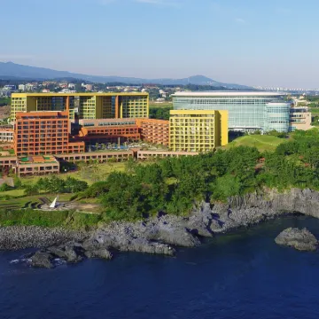 Jeju Booyoung Resort Hotel berhampiran Kuil Yakchunsa