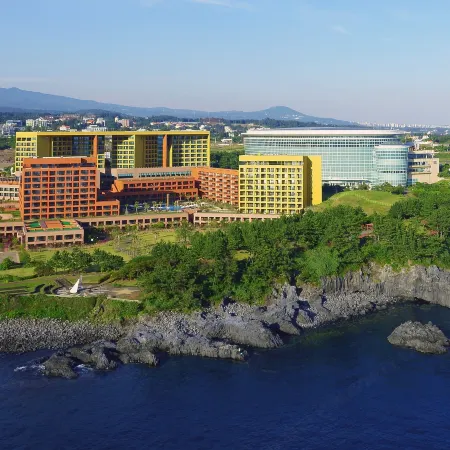 Jeju Booyoung Resort Отели рядом с достопримечательностью «Музей медведей Джоан»