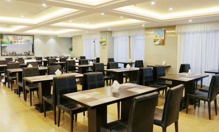 Hoyo Grand Hotel in Ningdu - Housity