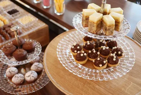 Mövenpick Hotel du Lac Tunis Отели рядом с достопримечательностью «Chalet vert»