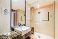 Holiday Inn Express (Zhanjiang West Railway Station, Technician College, Mazhang Campus)