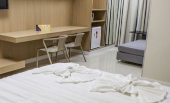 Leopoldo Hotel - Housity