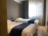 荣居酒店(上海植物园店) - 标准双床房