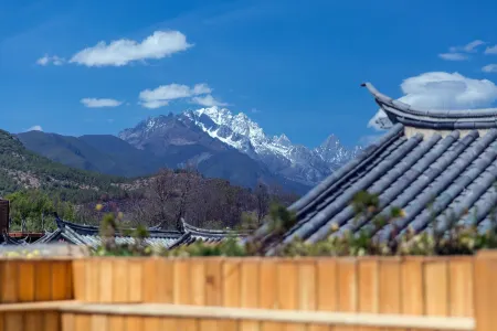 Lijiang Traceable Boutique Snow Mountain View Inn