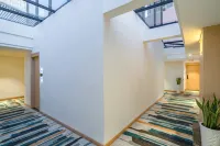 Kunming Day Youth Hotel (Nanping Street Dongfeng Square)