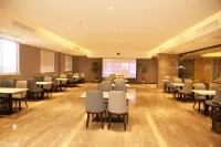 Ruili Fashion Hotel (Haimen Stacked Stone Bridge Home Textile City)