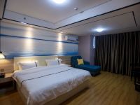 万季公寓式酒店(湛江万达广场店) - 高端豪华大床房