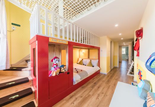 Ancient north clouds build villas 실내 놀이 공간