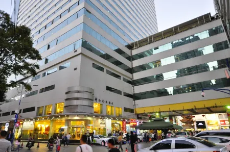 Fairyland Hotel (Kunming Nanping Pedestrian Street Baida) Отели рядом с достопримечательностью «Nanping Pedestrian Street»