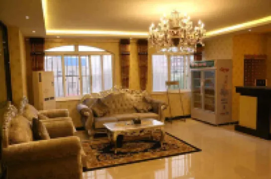 Linzhang Crown Holiday Hotel