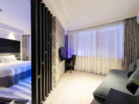 Watermelon Hotel (Dalian Zhongshan Square Railway Station Store) Hotels in Dalian