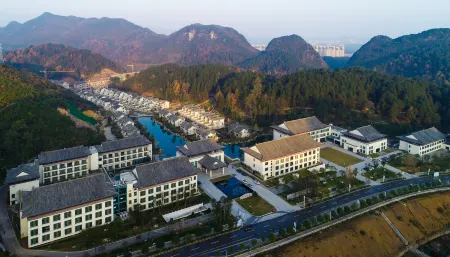 Zunyi Yipin Yangzun  Hotel Отели рядом с достопримечательностью «Zunyi Normal University»