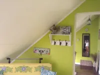 Madie's Place B&B with Private Pool at Santa Rosa Near Enchanted Kingdom Hotel a Santa Rosa