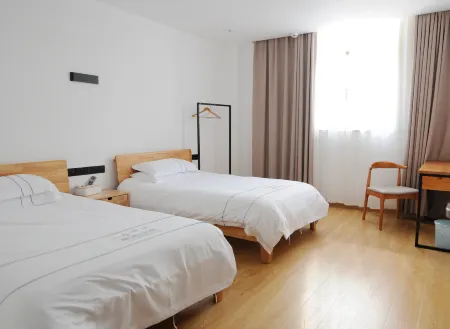 Lanhai Tingfeng International Youth Hostel (Wuyishan Scenic Spot store)