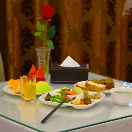 Sunshine Holiday Hotel