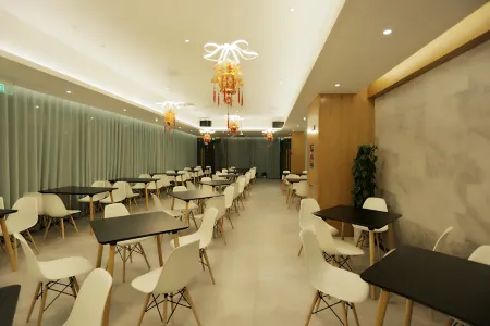 Midor Hotel (Honggutan Wanda Plaza) Отели рядом с достопримечательностью «East China University of Technology (Nanchang Campus)»