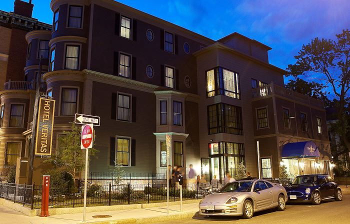 Hotel Veritas