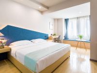 迈思活力酒店(成都理工大学熊猫基地店) - 阳光和你大床房