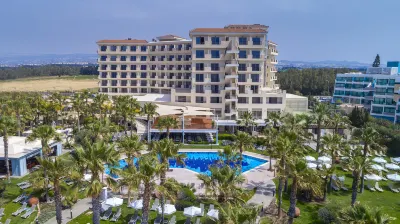 Aquamare Beach Hotel & Spa Hotels in Пафос